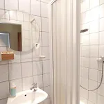 Triskele Haus - Oekologisches Gaestehaus Der Heilstaette Strelitz Hotel *