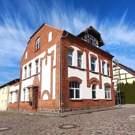 Triskele Haus - Oekologisches Gaestehaus Der Heilstaette Strelitz * Neustrelitz