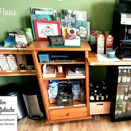 Triskele Haus - Oekologisches Gaestehaus Der Heilstaette Strelitz Hotel