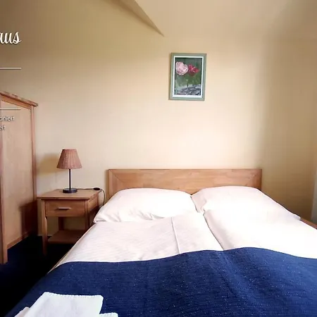 Triskele Haus - Oekologisches Gaestehaus Der Heilstaette Strelitz * Neustrelitz