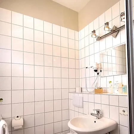 Triskele Haus - Oekologisches Gaestehaus Der Heilstaette Strelitz