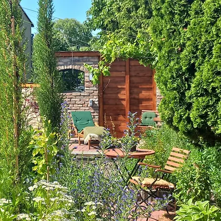 Triskele Haus - Oekologisches Gaestehaus Der Heilstaette Strelitz
