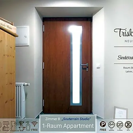 فندق Triskele Haus - Oekologisches Gaestehaus Der Heilstaette Strelitz