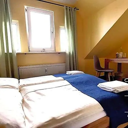 فندق Triskele Haus - Oekologisches Gaestehaus Der Heilstaette Strelitz نوستريليتز