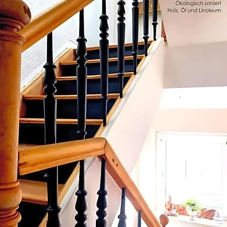 فندق Triskele Haus - Oekologisches Gaestehaus Der Heilstaette Strelitz نوستريليتز