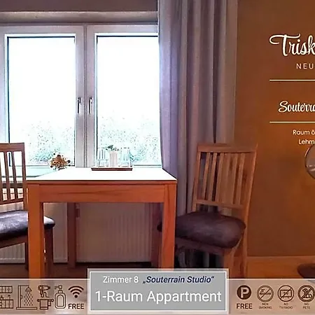 فندق Triskele Haus - Oekologisches Gaestehaus Der Heilstaette Strelitz