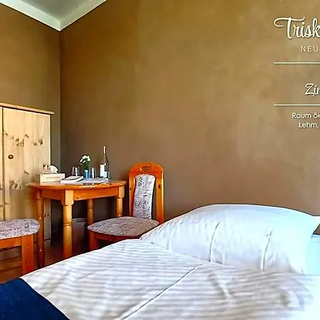 Triskele Haus - Oekologisches Gaestehaus Der Heilstaette Strelitz فندق نوستريليتز