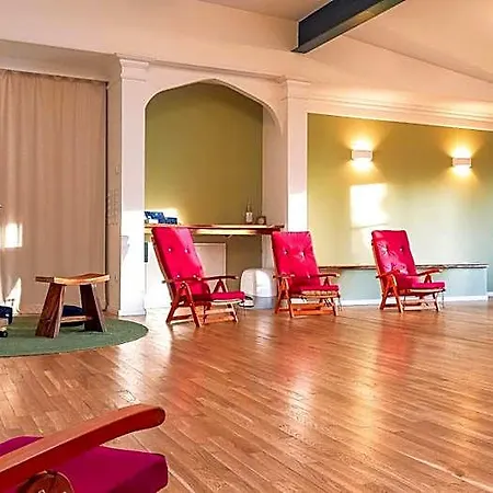 Triskele Haus - Oekologisches Gaestehaus Der Heilstaette Strelitz * نوستريليتز